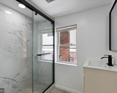 1223 Spruce Street - Photo Thumbnail 8