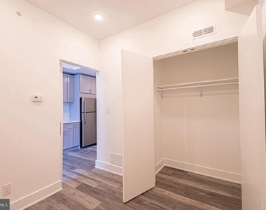 1245 Ridge Avenue - Photo Thumbnail 8
