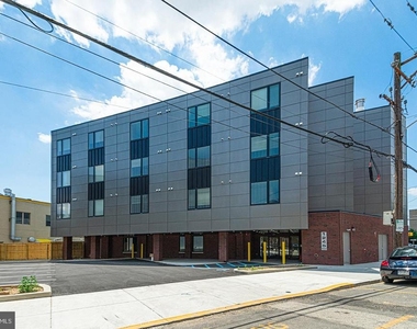 1245 Ridge Avenue - Photo Thumbnail 16