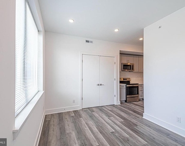 1245 Ridge Avenue - Photo Thumbnail 13