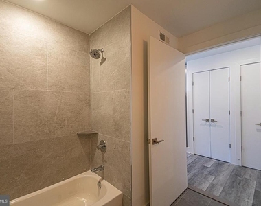 1245 Ridge Avenue - Photo Thumbnail 3
