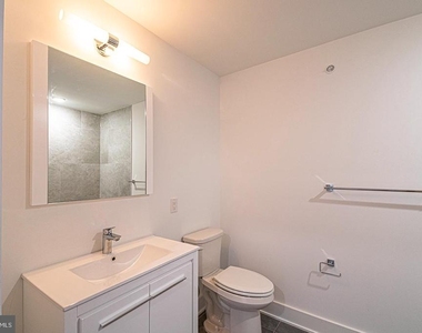 1245 Ridge Avenue - Photo Thumbnail 2