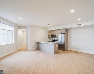 646 N 32nd Street - Photo Thumbnail 1