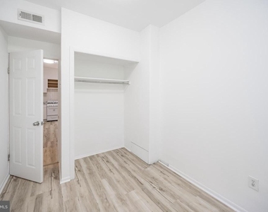 625 S 10th Street - Photo Thumbnail 9