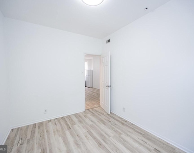 625 S 10th Street - Photo Thumbnail 7