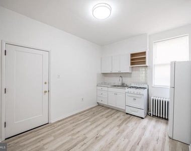 625 S 10th Street - Photo Thumbnail 1