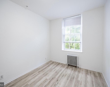 625 S 10th Street - Photo Thumbnail 6