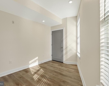 511 Gorgas Lane - Photo Thumbnail 8