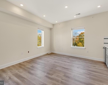 511 Gorgas Lane - Photo Thumbnail 4
