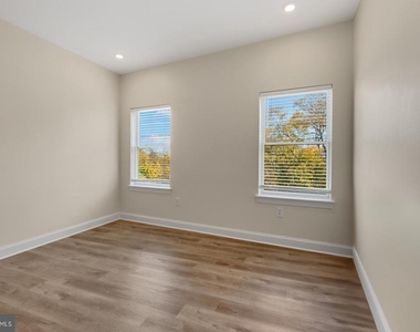 511 Gorgas Lane - Photo Thumbnail 22