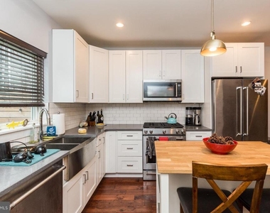 3016 Baltz Street - Photo Thumbnail 4