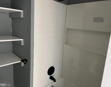 1418 Greeby Street - Photo Thumbnail 10