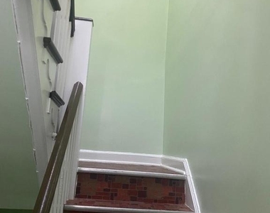 1418 Greeby Street - Photo Thumbnail 3