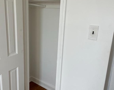 1418 Greeby Street - Photo Thumbnail 5
