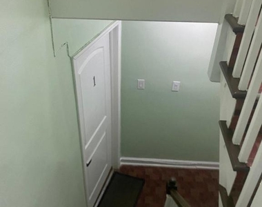 1418 Greeby Street - Photo Thumbnail 2