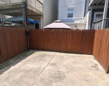 2628 E Harold Street - Photo Thumbnail 3