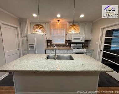 213 Marshall Road - Photo Thumbnail 5