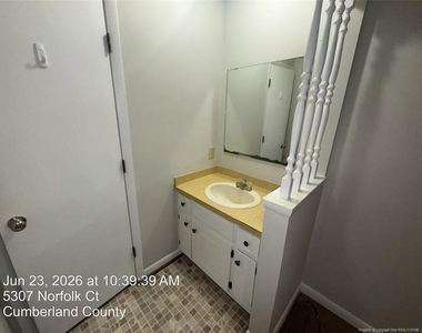 5307 Norfolk Court - Photo Thumbnail 11