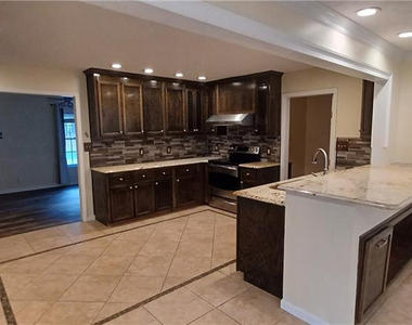 211 Sheffield Court - Photo Thumbnail 1
