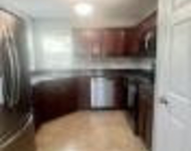 116 Grover Place - Photo Thumbnail 7