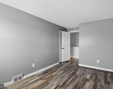4026 Gideon Road - Photo Thumbnail 7