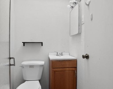 4026 Gideon Road - Photo Thumbnail 4