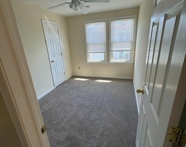 822 North Street - Photo Thumbnail 14
