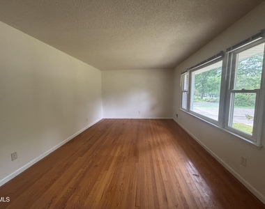 3609 Melrose Drive - Photo Thumbnail 3