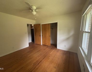 3609 Melrose Drive - Photo Thumbnail 32