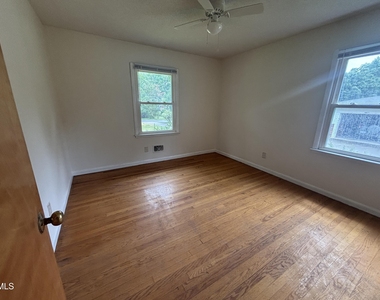 3609 Melrose Drive - Photo Thumbnail 35