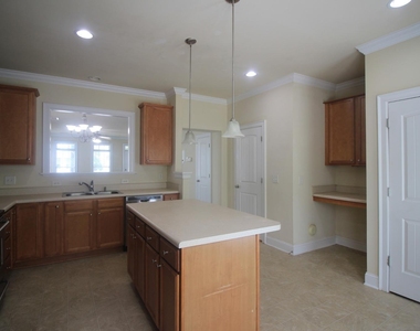 7745 Acc Boulevard - Photo Thumbnail 3