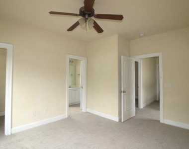 7745 Acc Boulevard - Photo Thumbnail 15