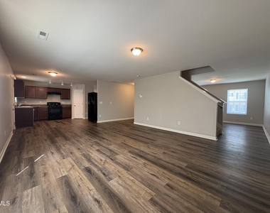 1412 Tamarino Drive - Photo Thumbnail 2