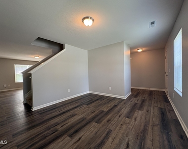 1412 Tamarino Drive - Photo Thumbnail 4