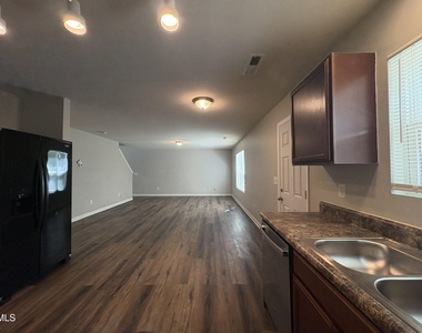 1412 Tamarino Drive - Photo Thumbnail 8