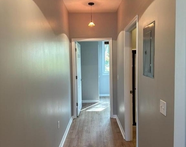 8 W Oakland Avenue - Photo Thumbnail 6