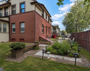 1902 Trenton Avenue - Photo Thumbnail 4