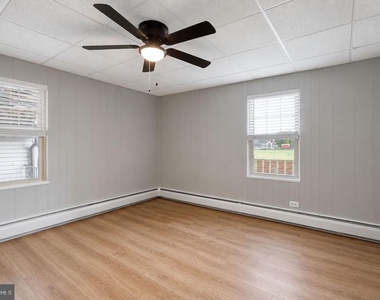 1902 Trenton Avenue - Photo Thumbnail 24