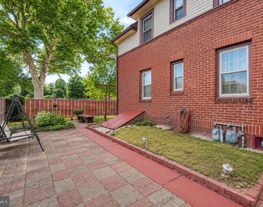 1902 Trenton Avenue - Photo Thumbnail 3