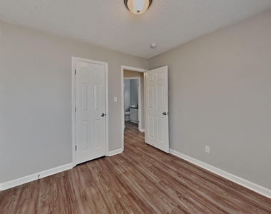 5169 Parkerwood Drive - Photo Thumbnail 12