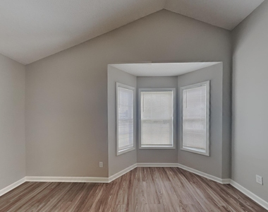 5169 Parkerwood Drive - Photo Thumbnail 7