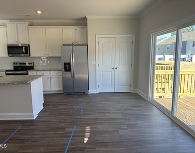 5300 River Reach Drive - Photo Thumbnail 4