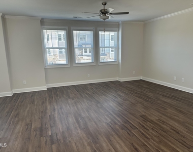 5300 River Reach Drive - Photo Thumbnail 1