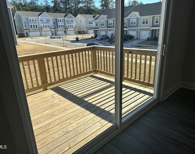 5300 River Reach Drive - Photo Thumbnail 6