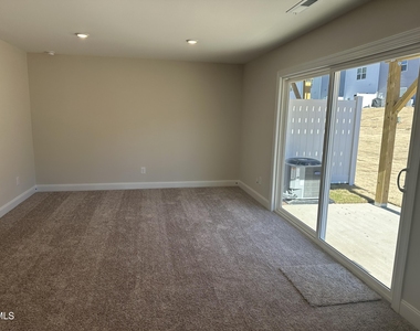 5300 River Reach Drive - Photo Thumbnail 7