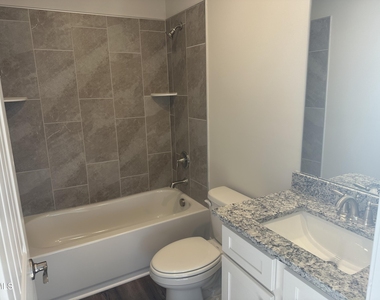 5300 River Reach Drive - Photo Thumbnail 11