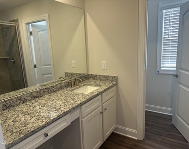 5300 River Reach Drive - Photo Thumbnail 17