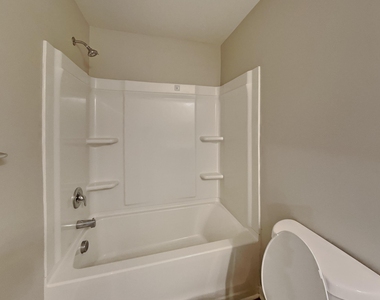 923 Avondale Drive - Photo Thumbnail 14