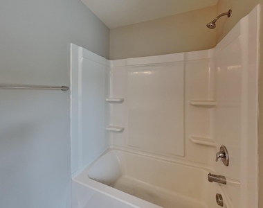 923 Avondale Drive - Photo Thumbnail 7