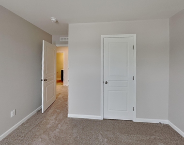 923 Avondale Drive - Photo Thumbnail 9